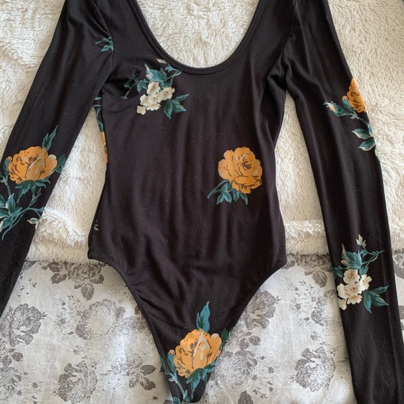 Aritzia closet cleanout - Picture 3 of 6